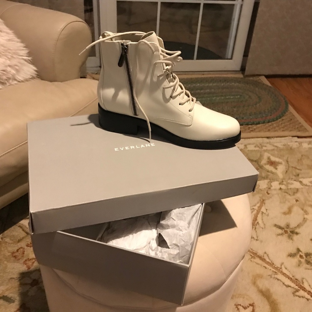Everlane leather tie boots size 9